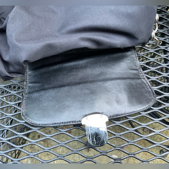 Adorable Black Shiny Silver Hardware & Chain Alligator Texture Bag! - Picture 12 of 16